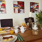 Garni Am Lindenhof 아파트호텔 3*