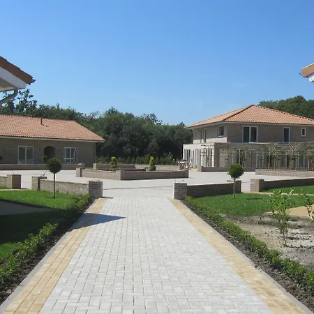 Garni Am Lindenhof Ξενοδοχείο με διαμερίσματα 4*