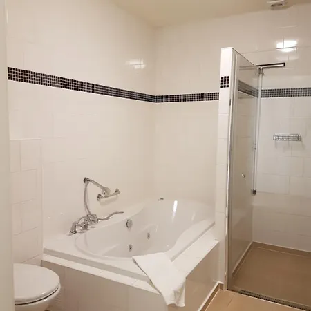 Garni Am Lindenhof 4*