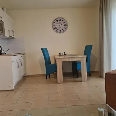 Garni Am Lindenhof 4*